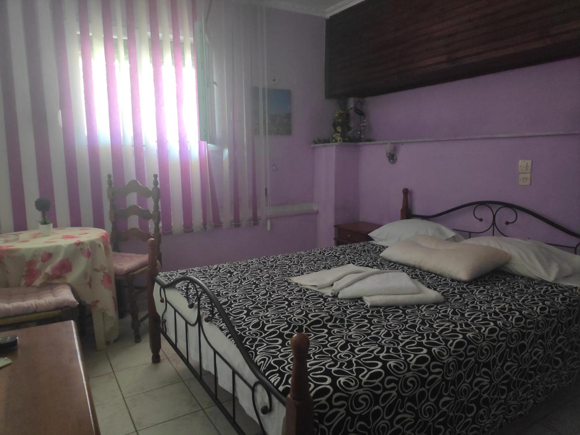 העיירה סקיאתוס Angela - Zoi Rooms חדר תמונה